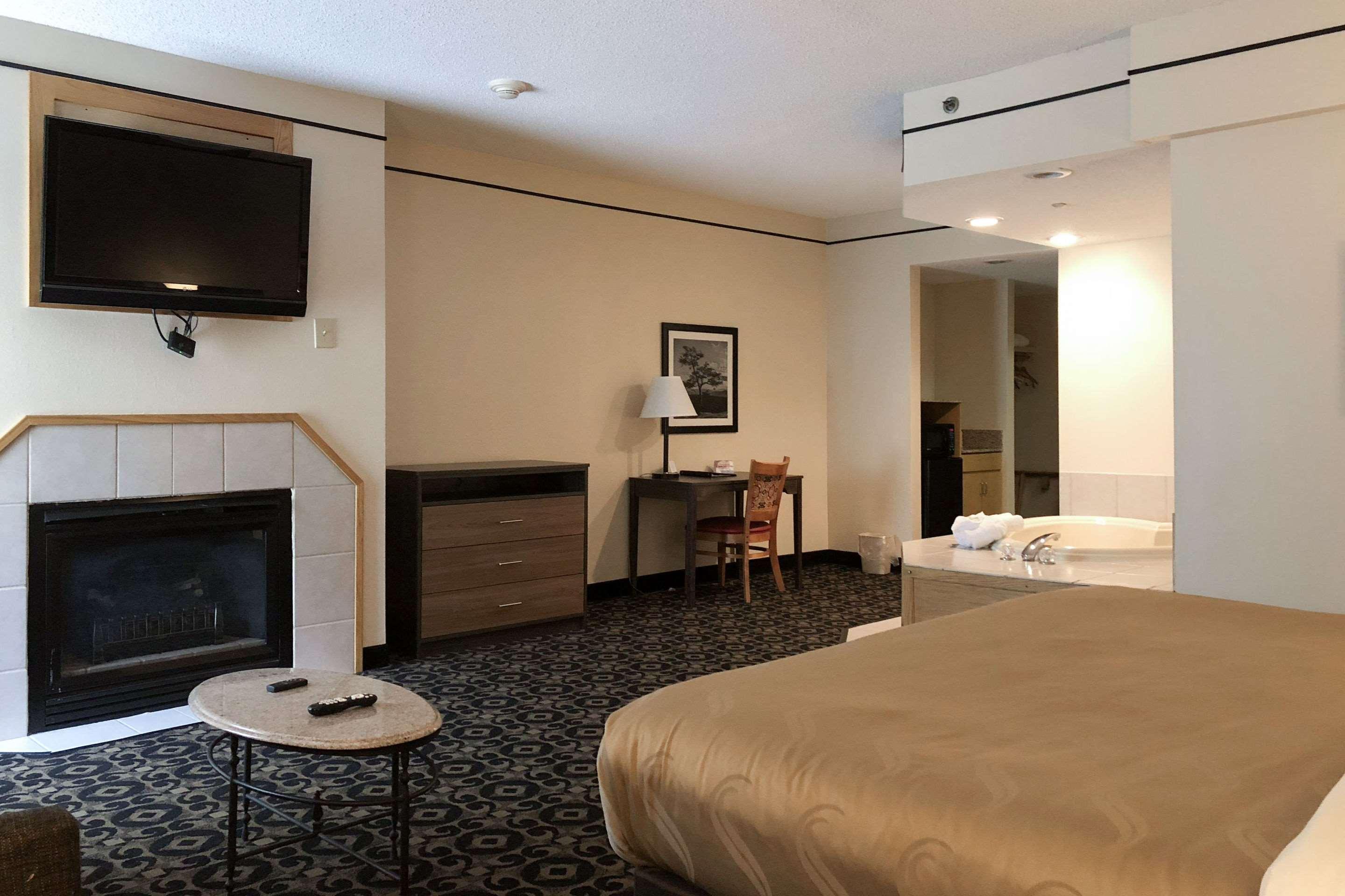 Quality Inn & Suites Boone - University Area Extérieur photo