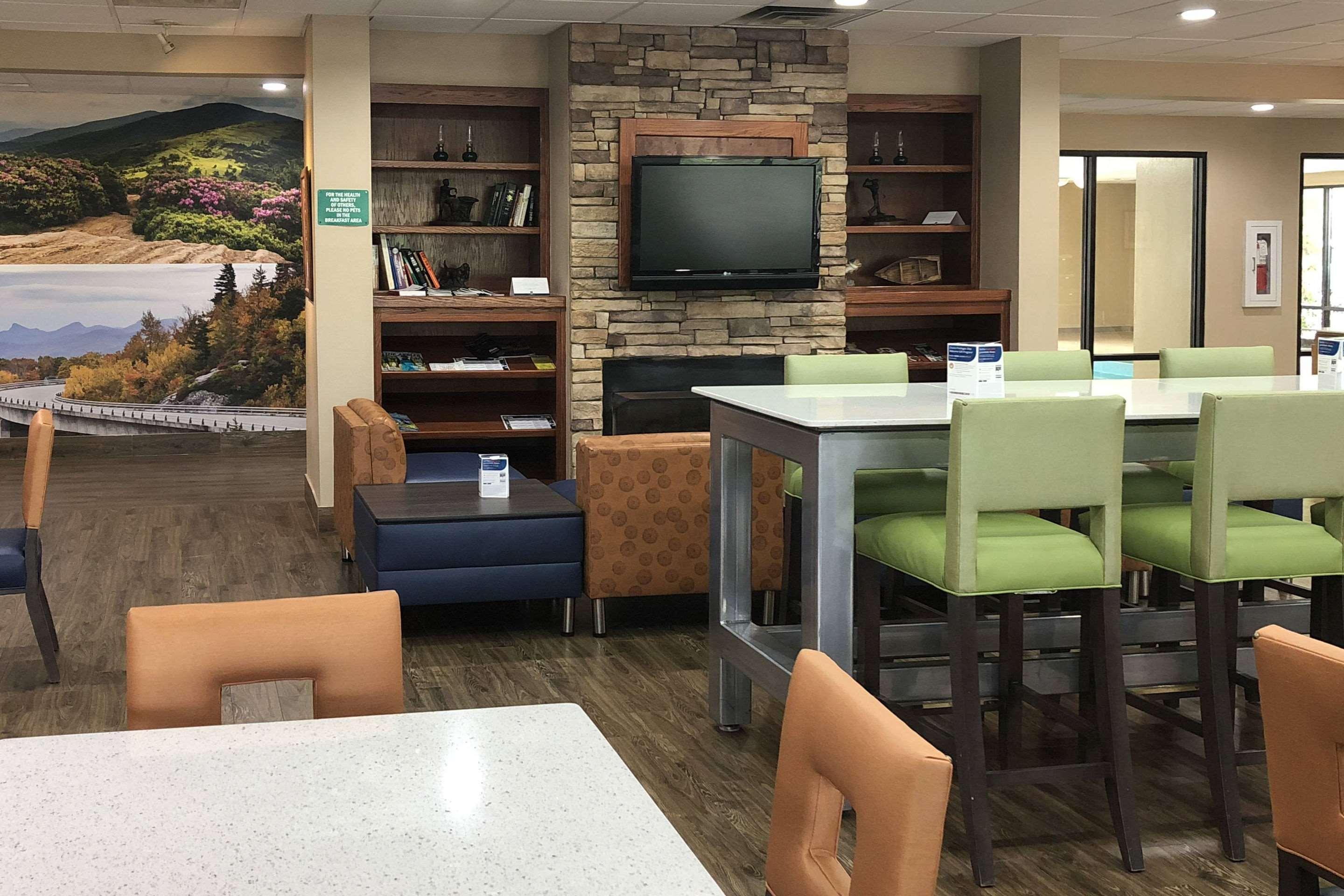 Quality Inn & Suites Boone - University Area Extérieur photo