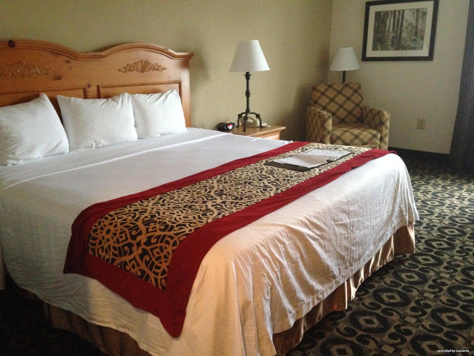 Quality Inn & Suites Boone - University Area Extérieur photo