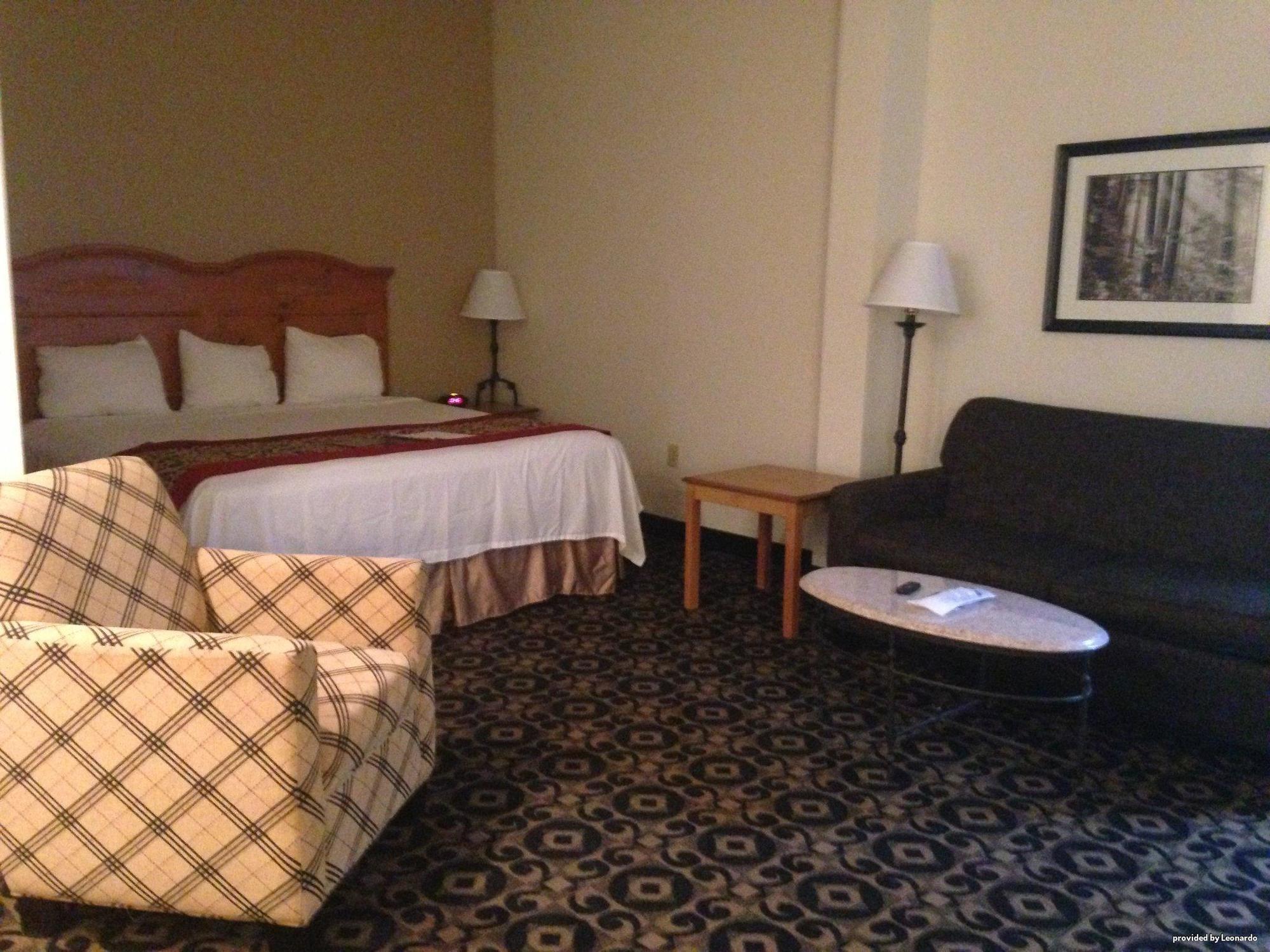 Quality Inn & Suites Boone - University Area Extérieur photo