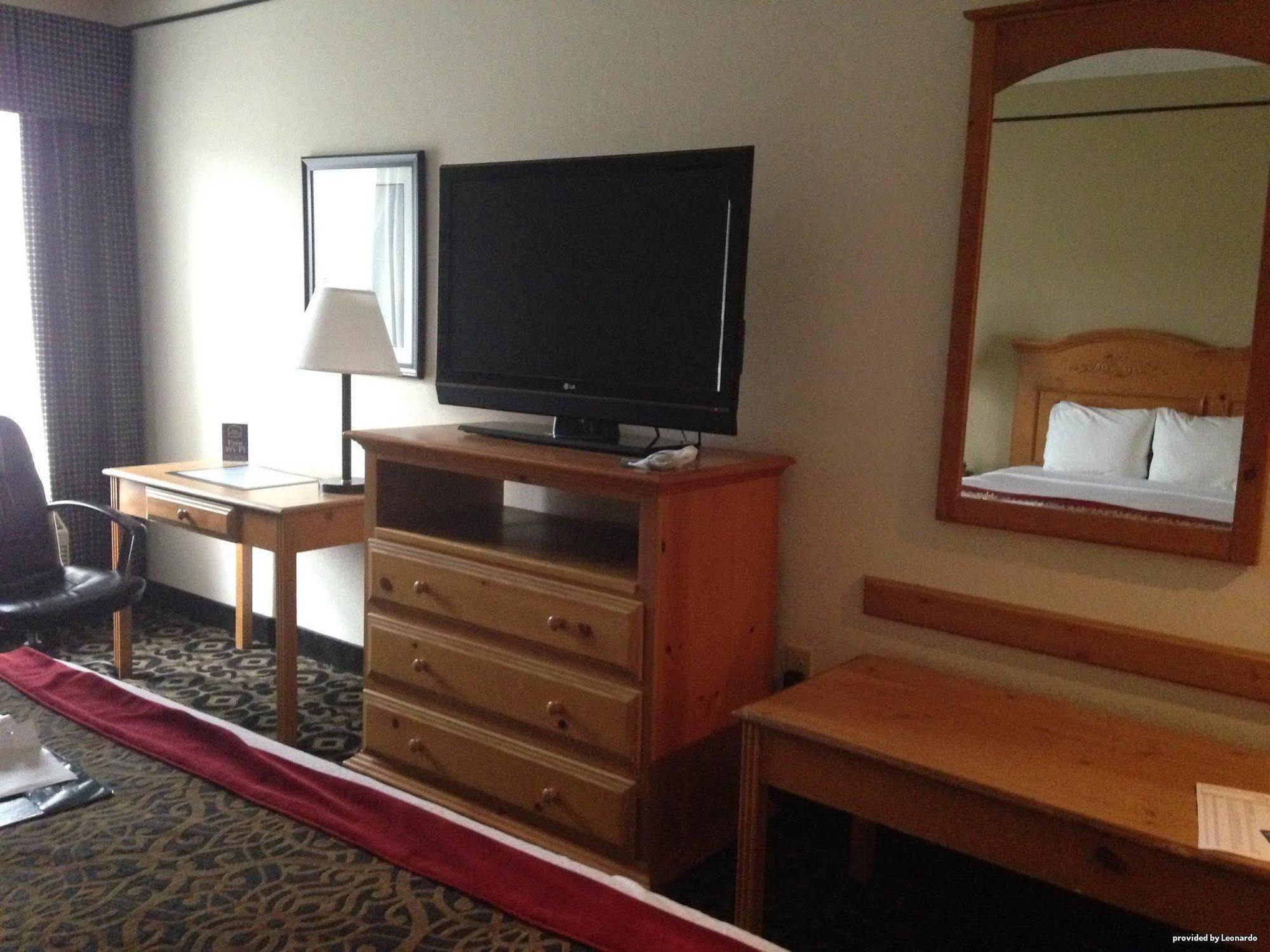 Quality Inn & Suites Boone - University Area Extérieur photo