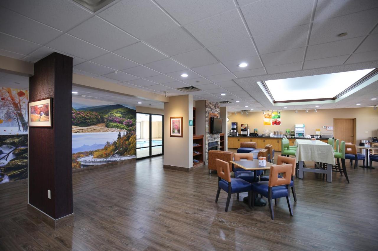 Quality Inn & Suites Boone - University Area Extérieur photo